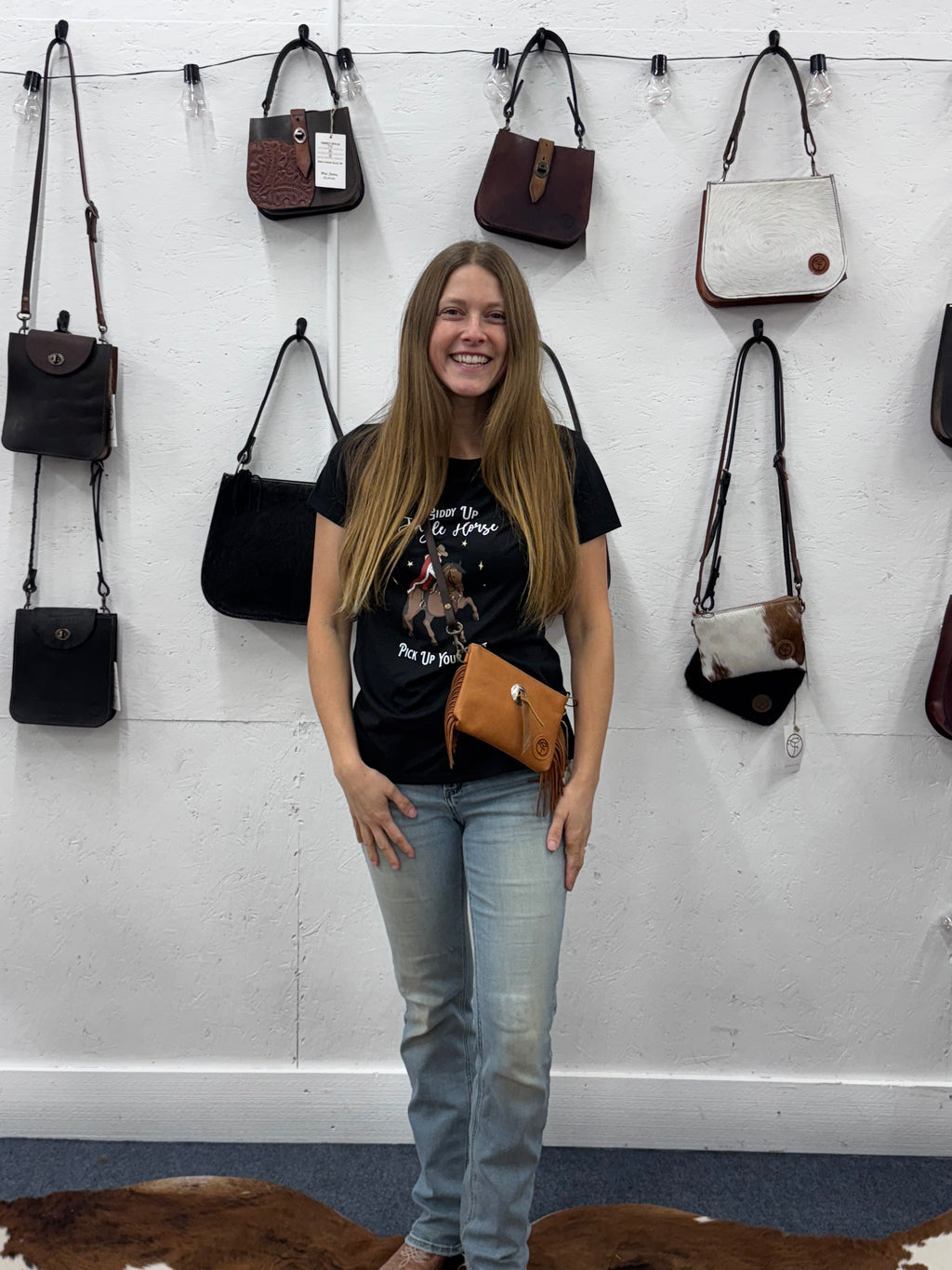 9 Hands Crossbody w/fringe & conchos 003