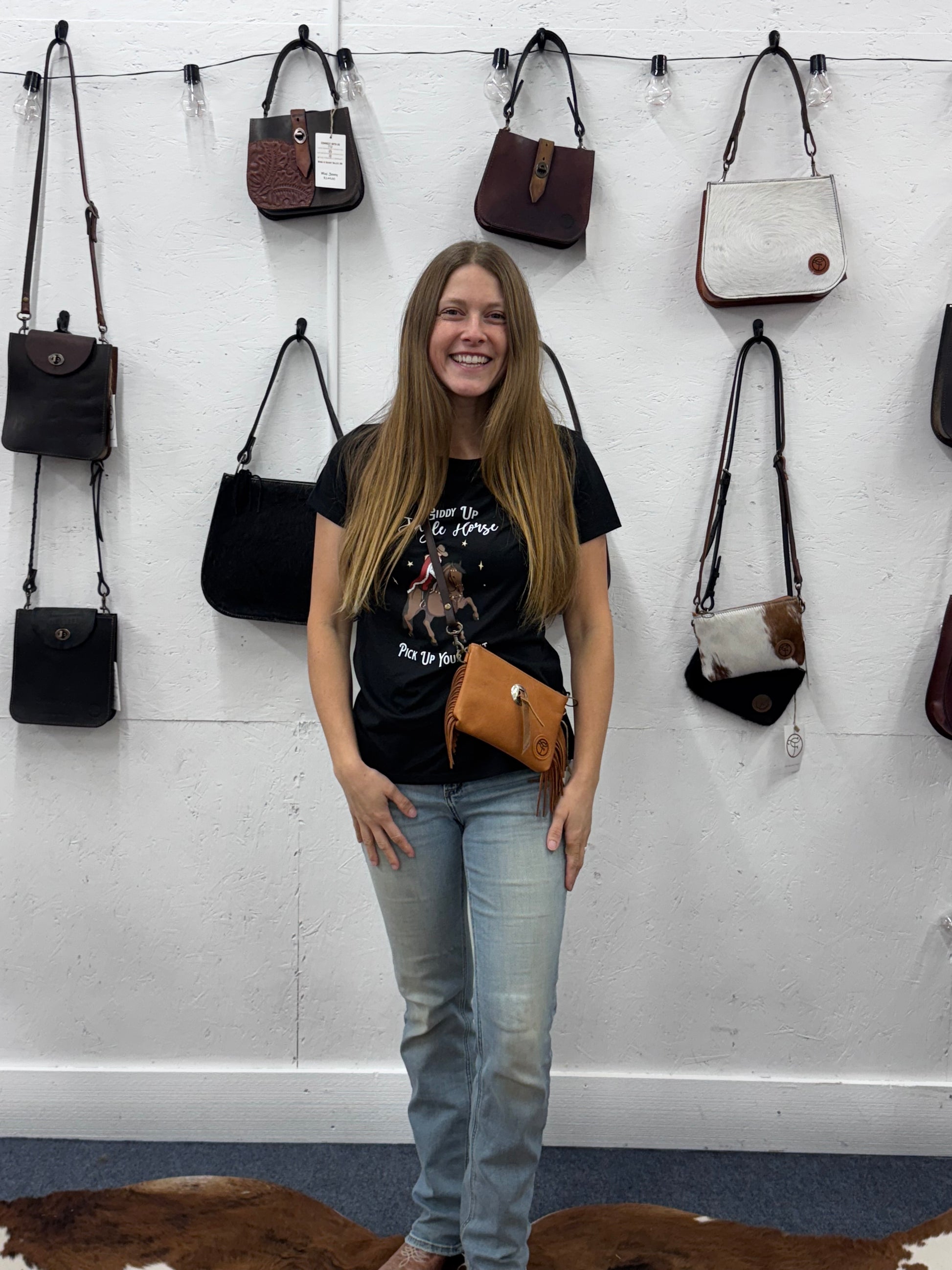 9 Hands Crossbody w/fringe & conchos 003