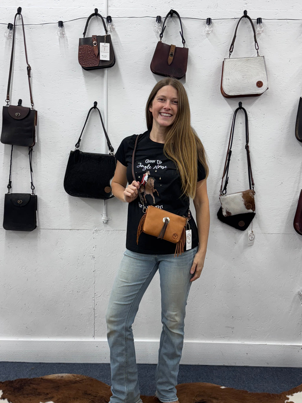 9 Hands Crossbody w/fringe & conchos 004