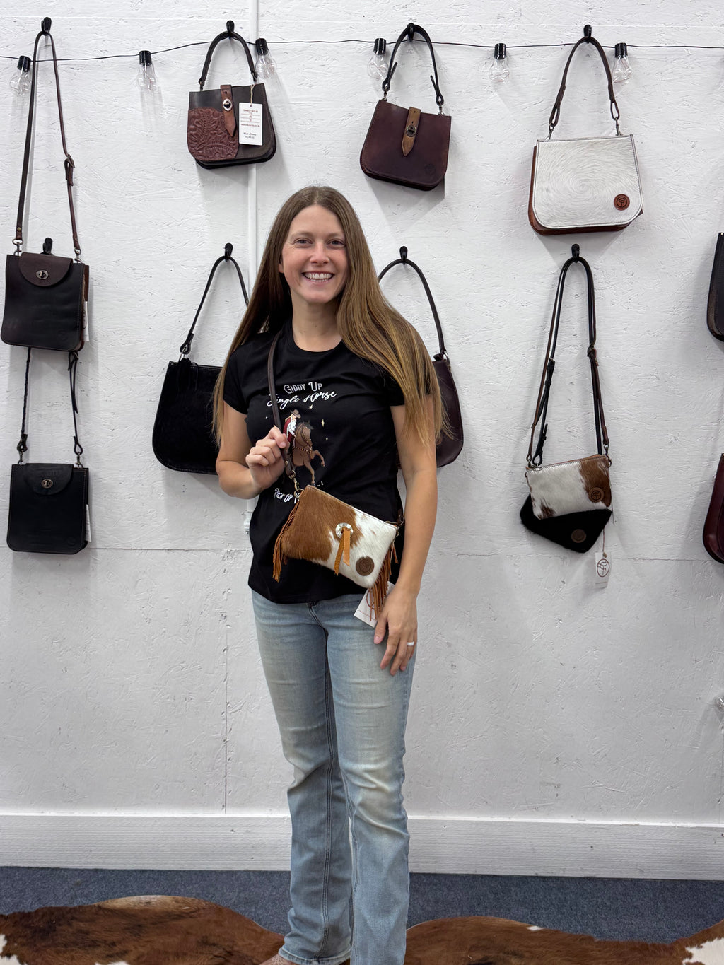 9 Hands Crossbody w/fringe & conchos 002