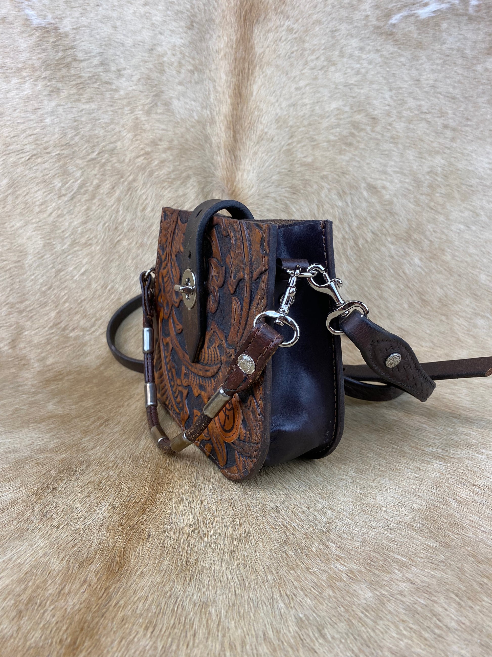 Mini Jenny - Simco Tooled Pleasure Saddle 001