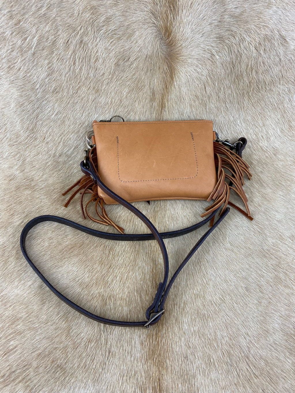 9 Hands Crossbody w/fringe & conchos 003