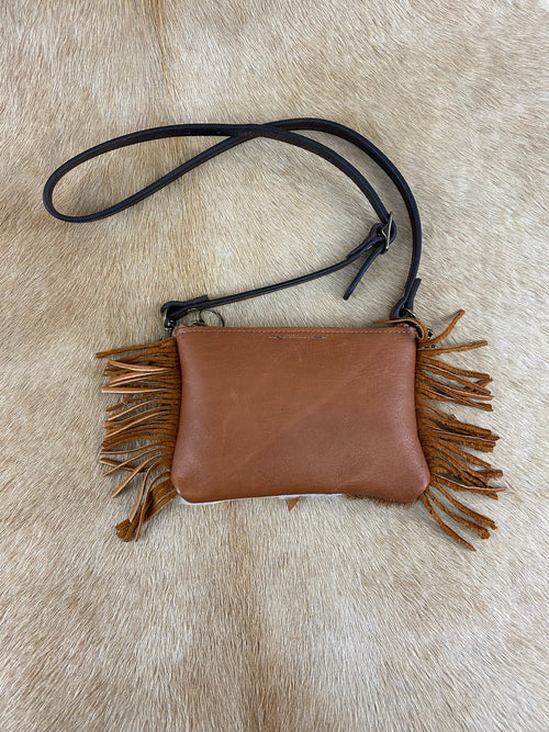 9 Hands Crossbody w/fringe & conchos 002