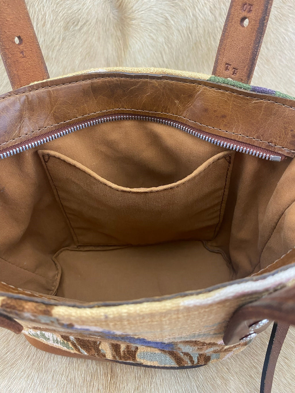 Tariat Tote 001