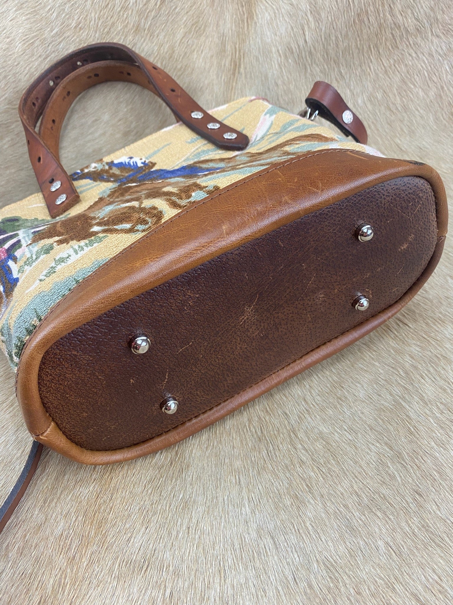 Tariat Tote 001