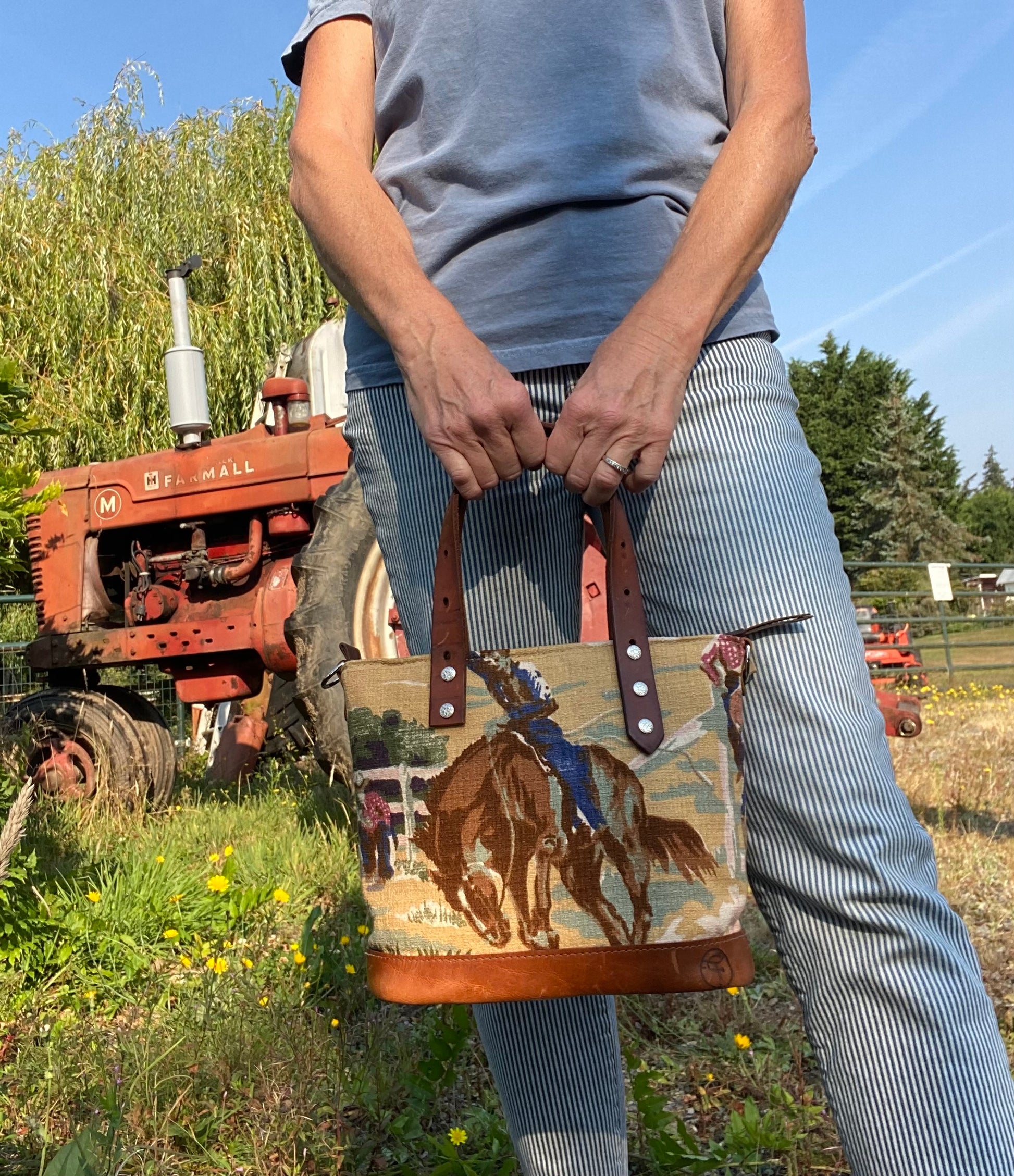 Tariat Tote 001