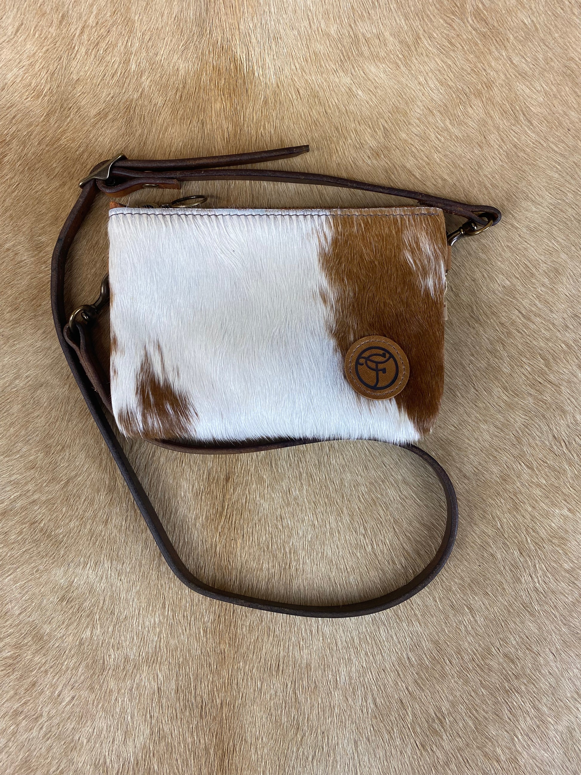 9 Hands Crossbody 021
